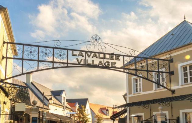 שסי Magic Studio - Disneyland Paris Shopping Village 9 Minutes מראה חיצוני תמונה